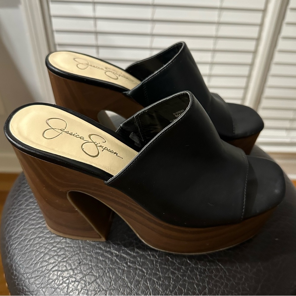 Fashionable Black and Brown Platform Mules! 🖤🤎 Size 9 Best Offer Accepted!